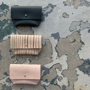 k(not) card case in grained dark forest