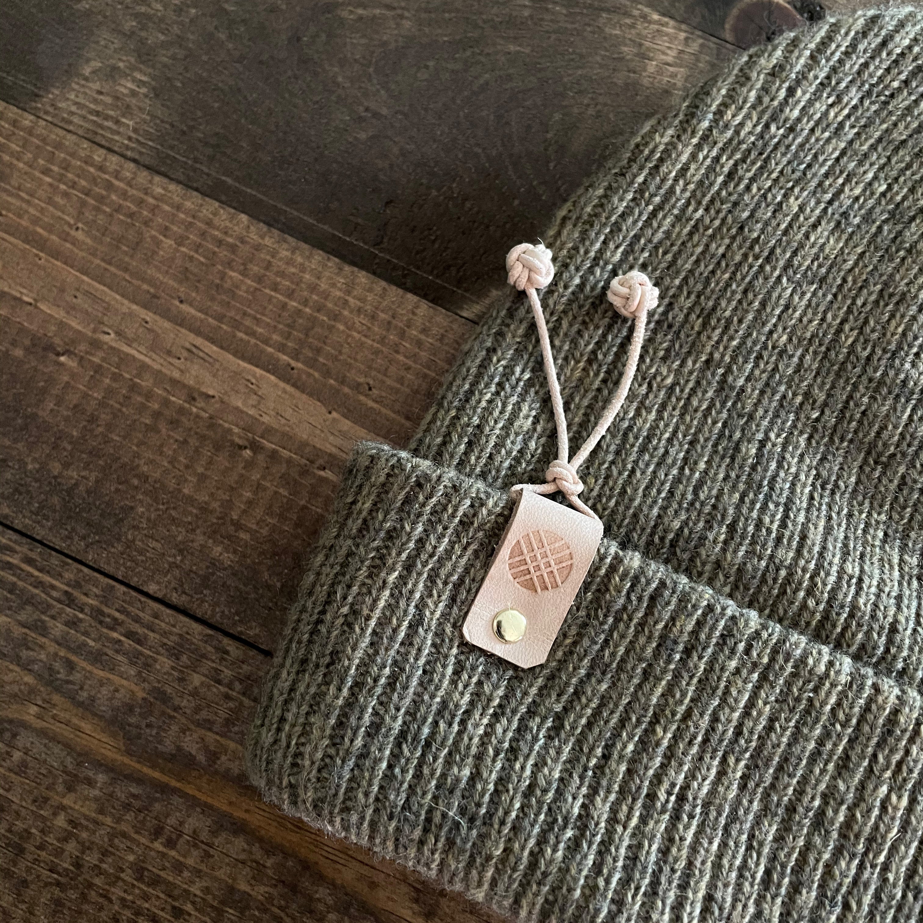 k(not) beanie in olive